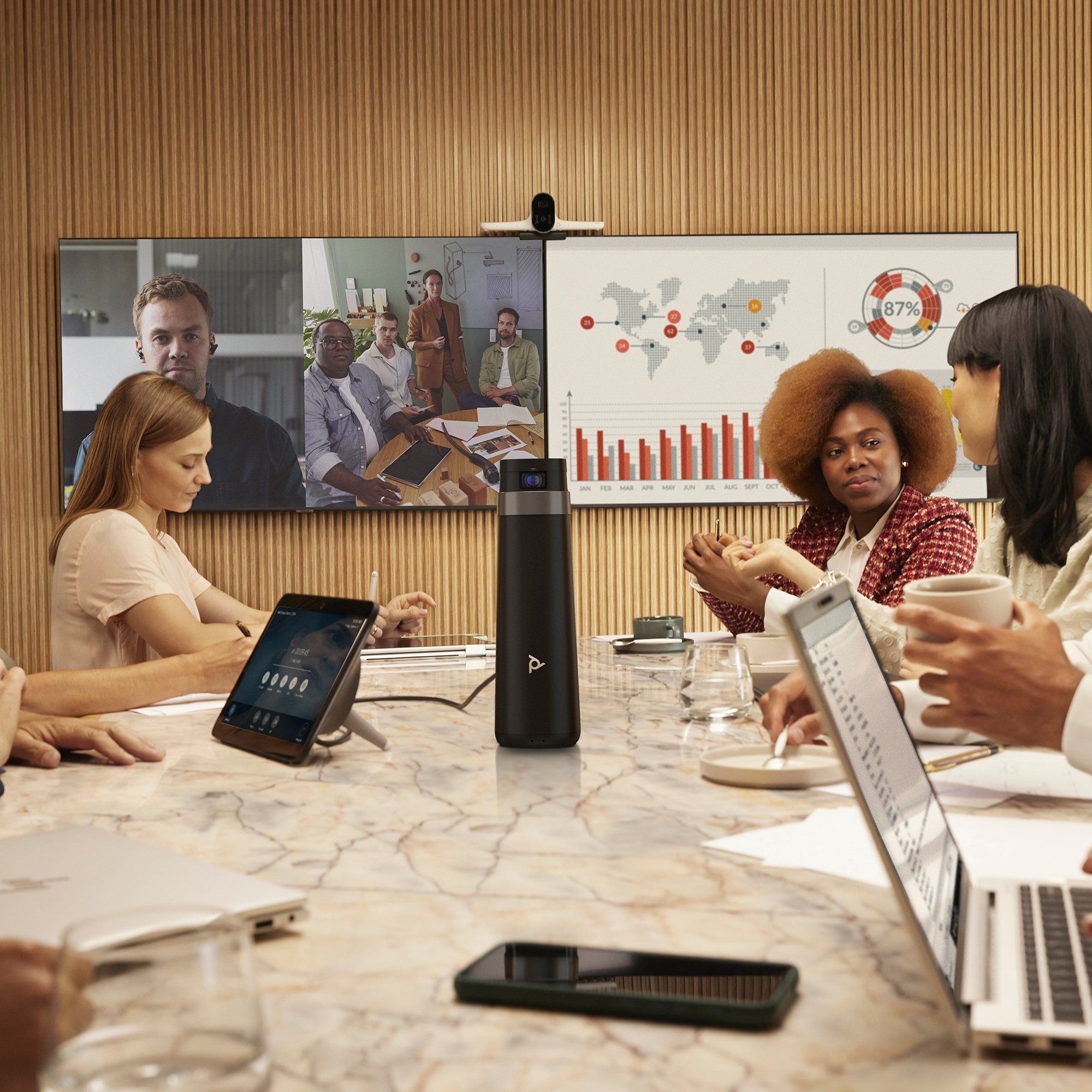 HP_Poly_Studio_G62_Modular_room_video_conferencing_system_lifestyle_08838