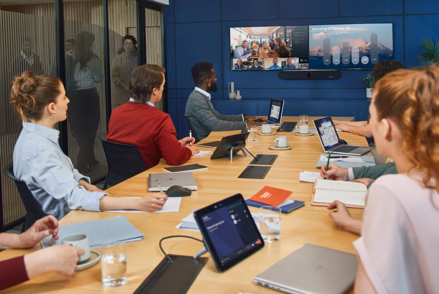 All_in_one_Meeting_Room_Desktop